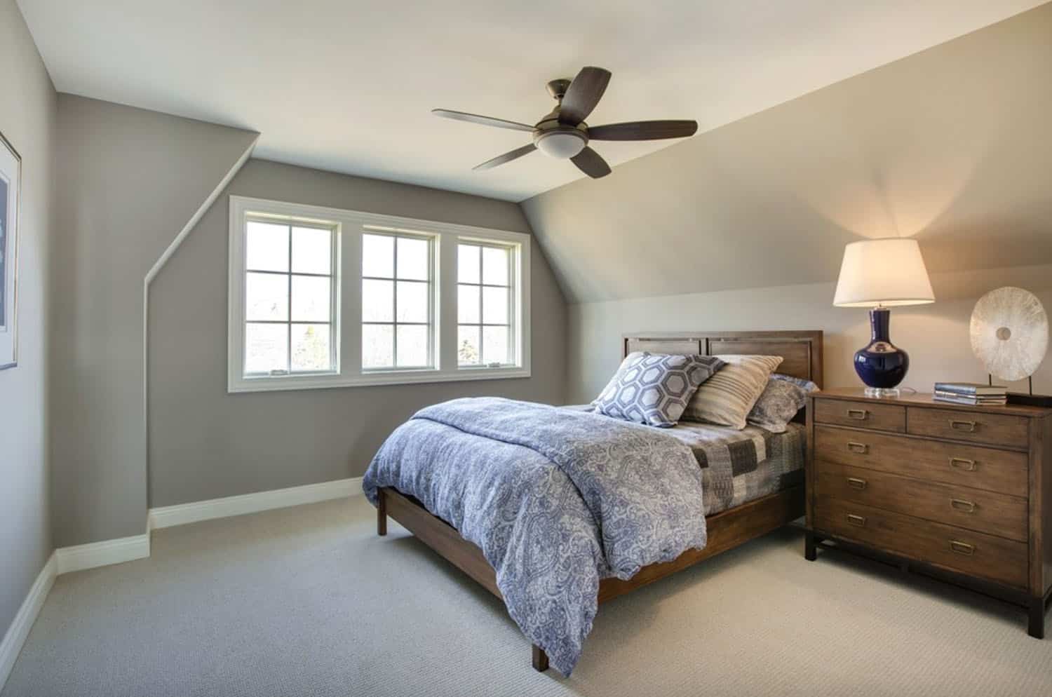 cottage-beach-style-bedroom