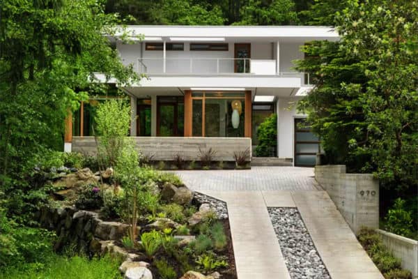 featured posts image for Breathtaking modern home on a woodsy property in British Columbia