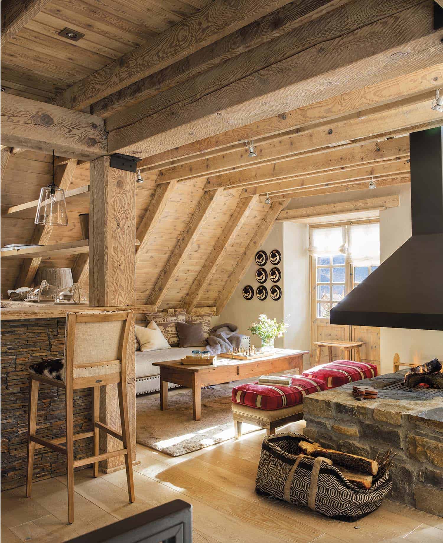 rustic-cabin-living-room