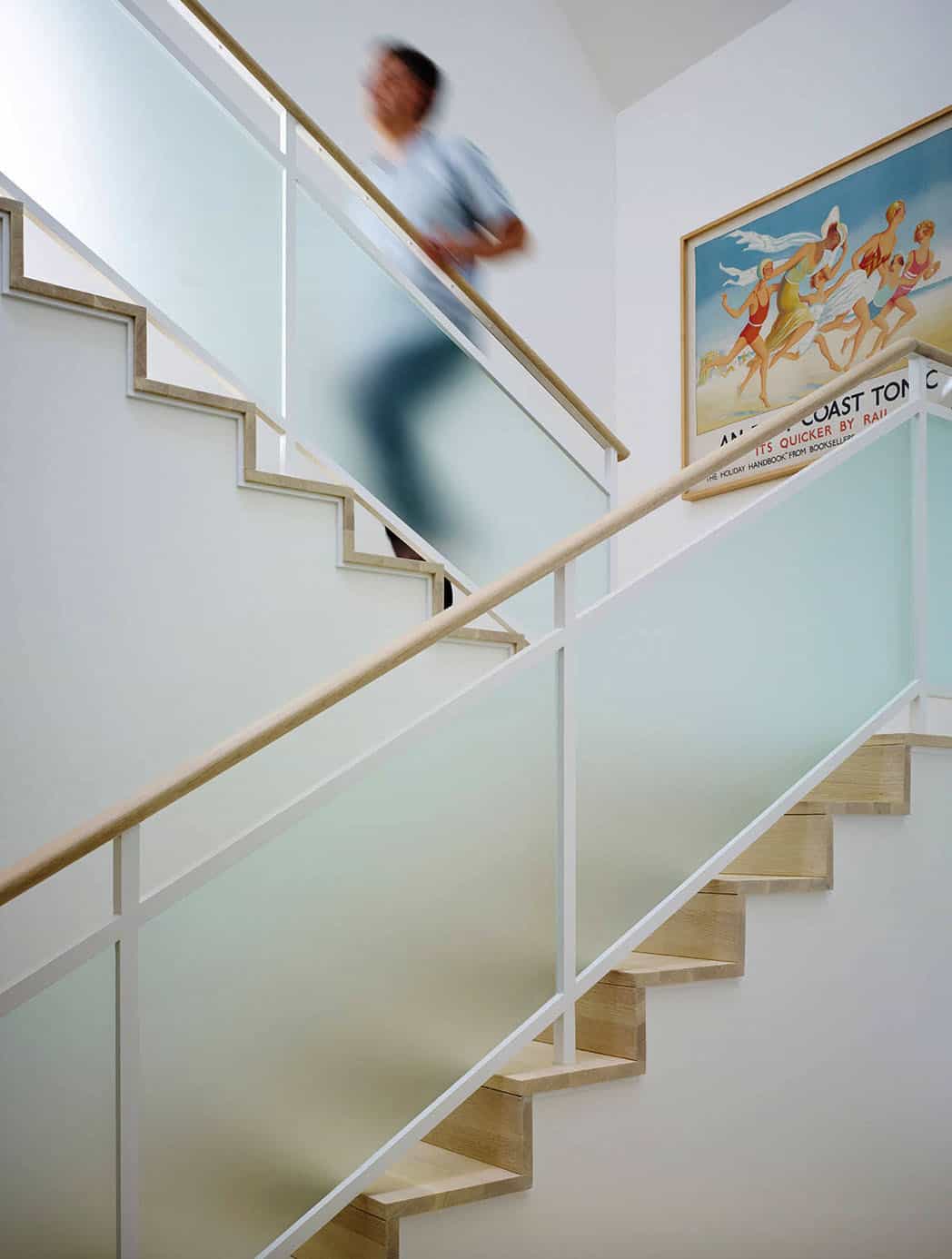 beach-style-staircase