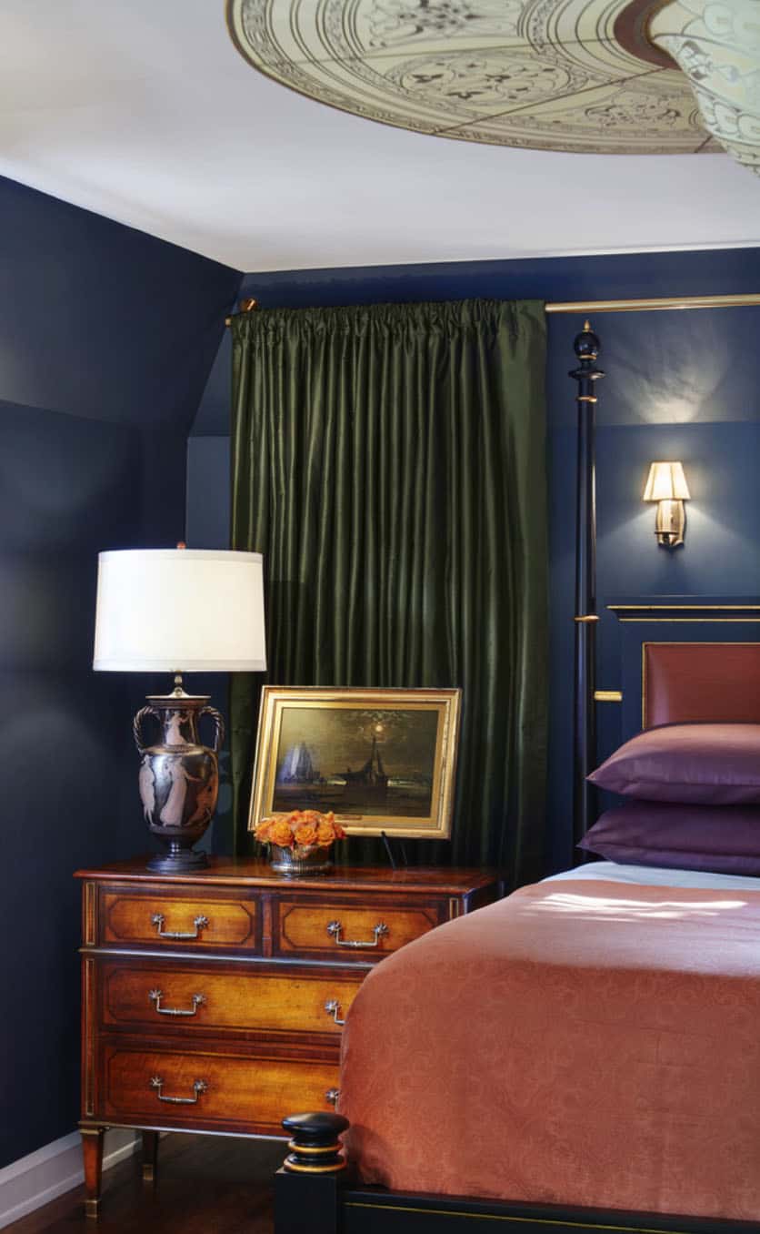tudor-traditional-bedroom