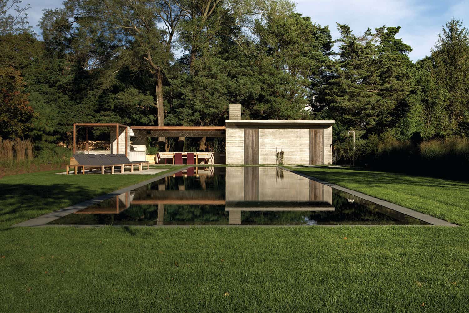 modern-barn-house-pool
