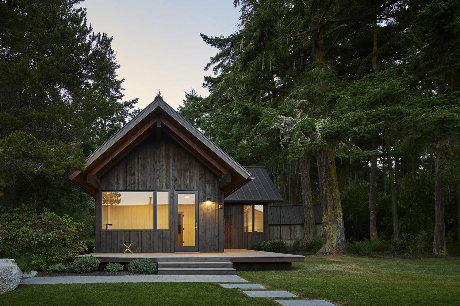 island-cabins-modern-exterior