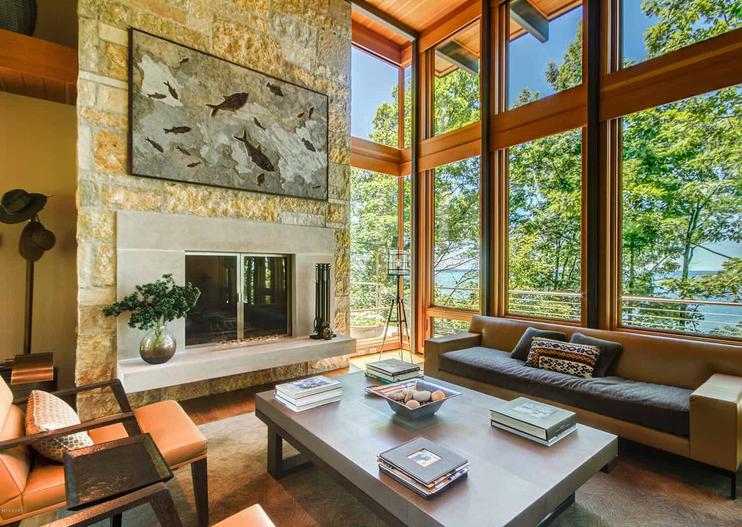 modern-treetop-home-living-room