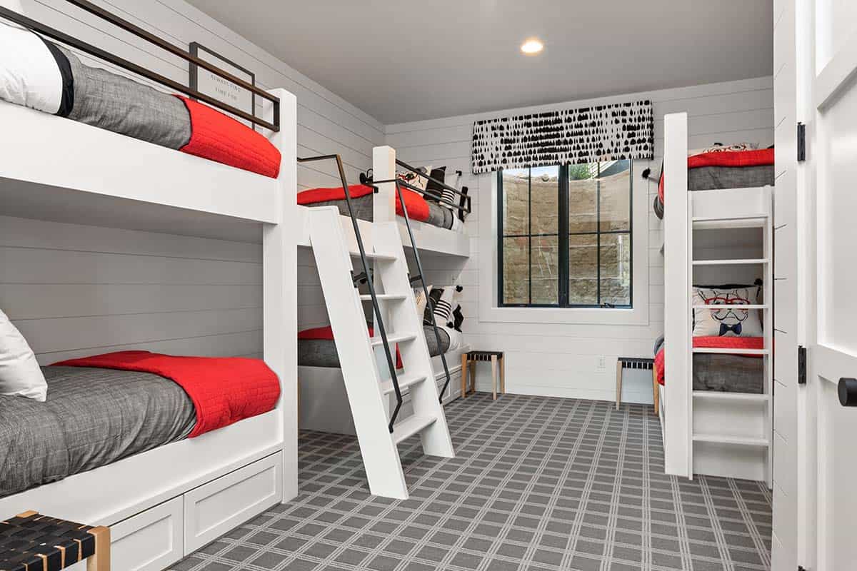 modern-mountain-bunk-bedroom
