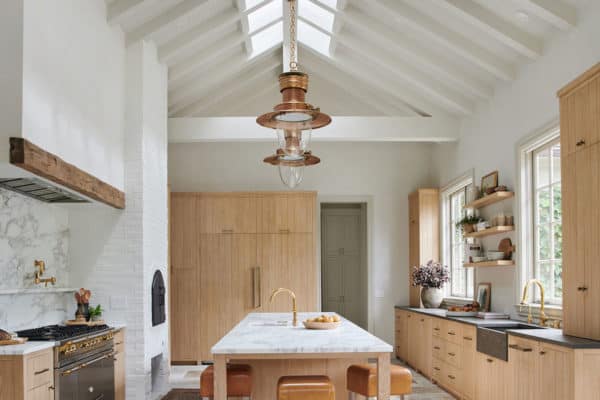 featured posts image for Drool-worthy home with a rustic farmhouse vibe in Southern California