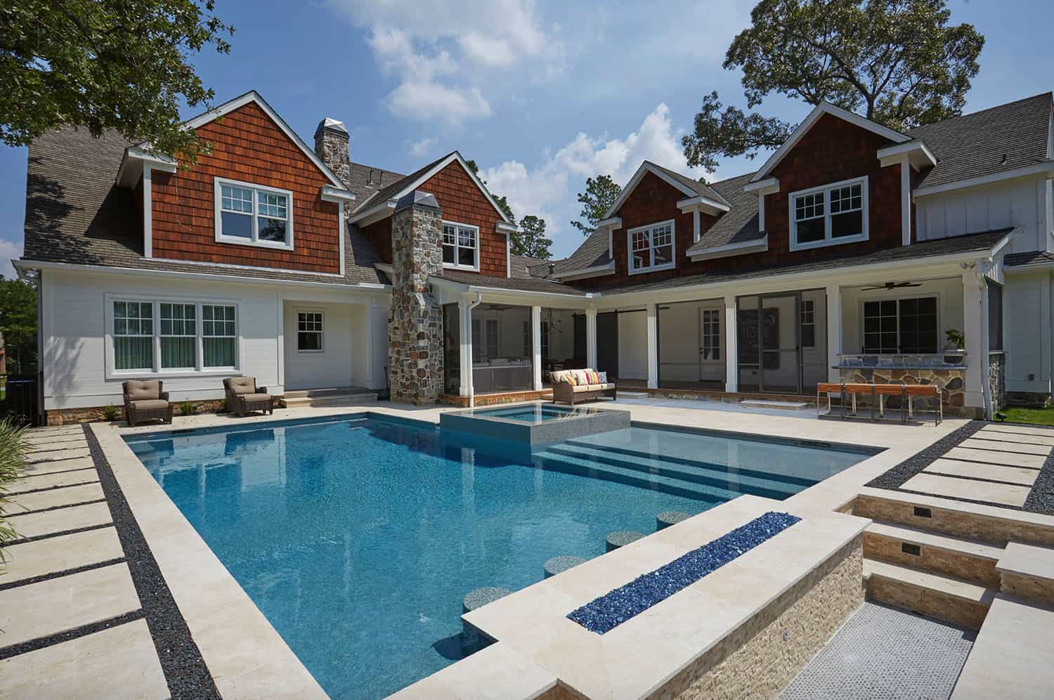 traditional-style-home-pool
