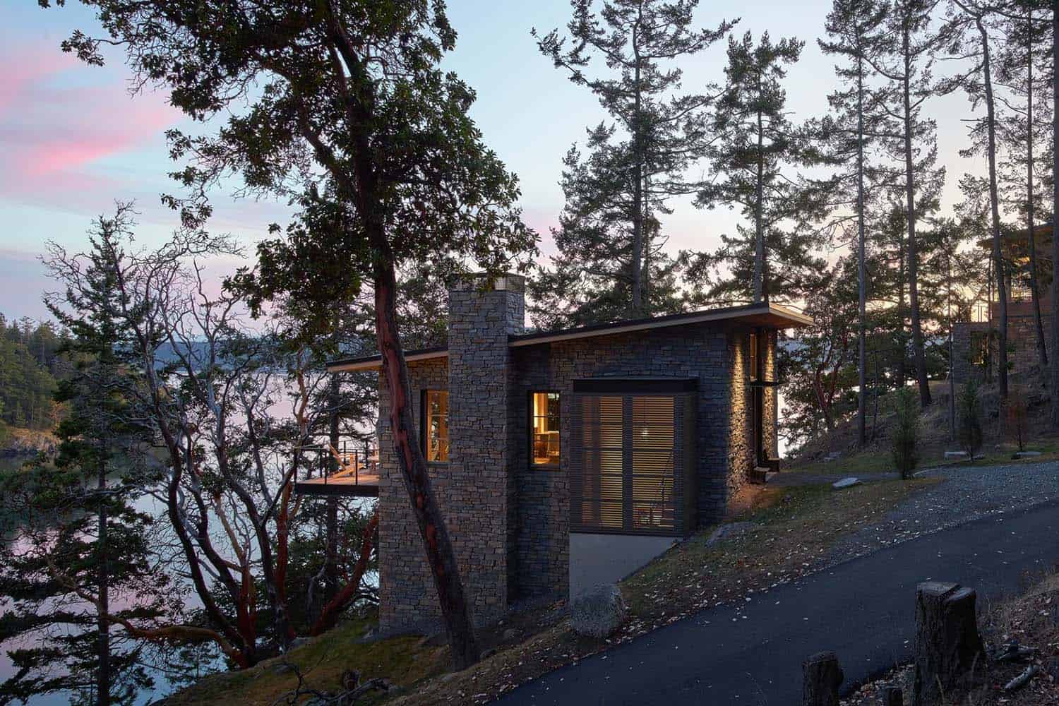 hillside-coastal-home-exterior