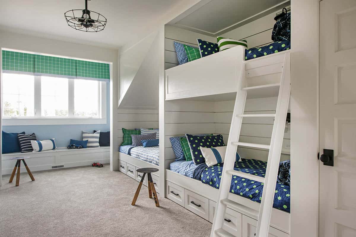 transitional-style-kids-bunk-bedroom