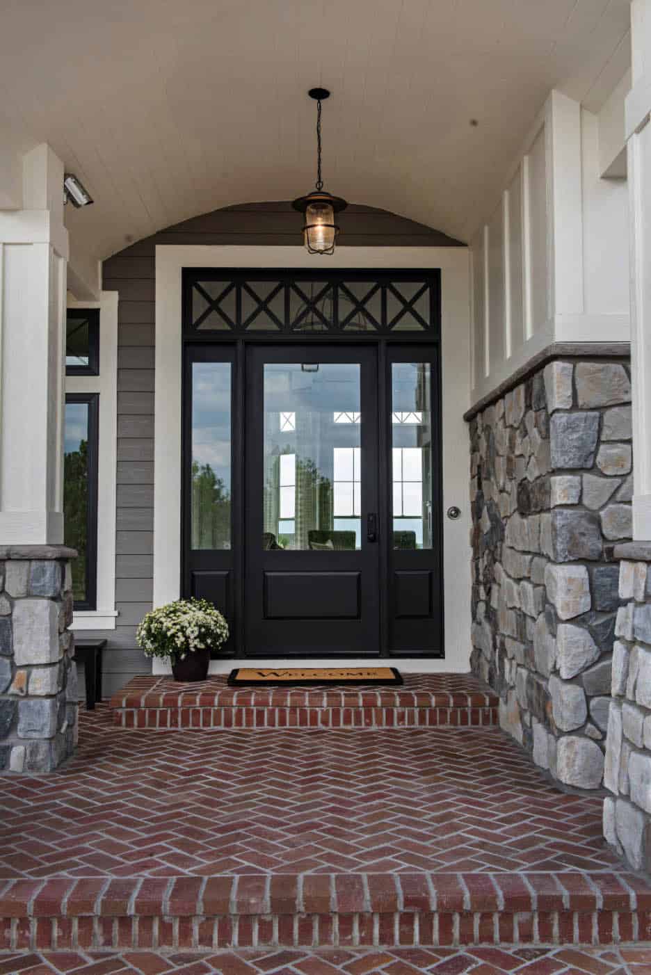 cottage-style-home-entry