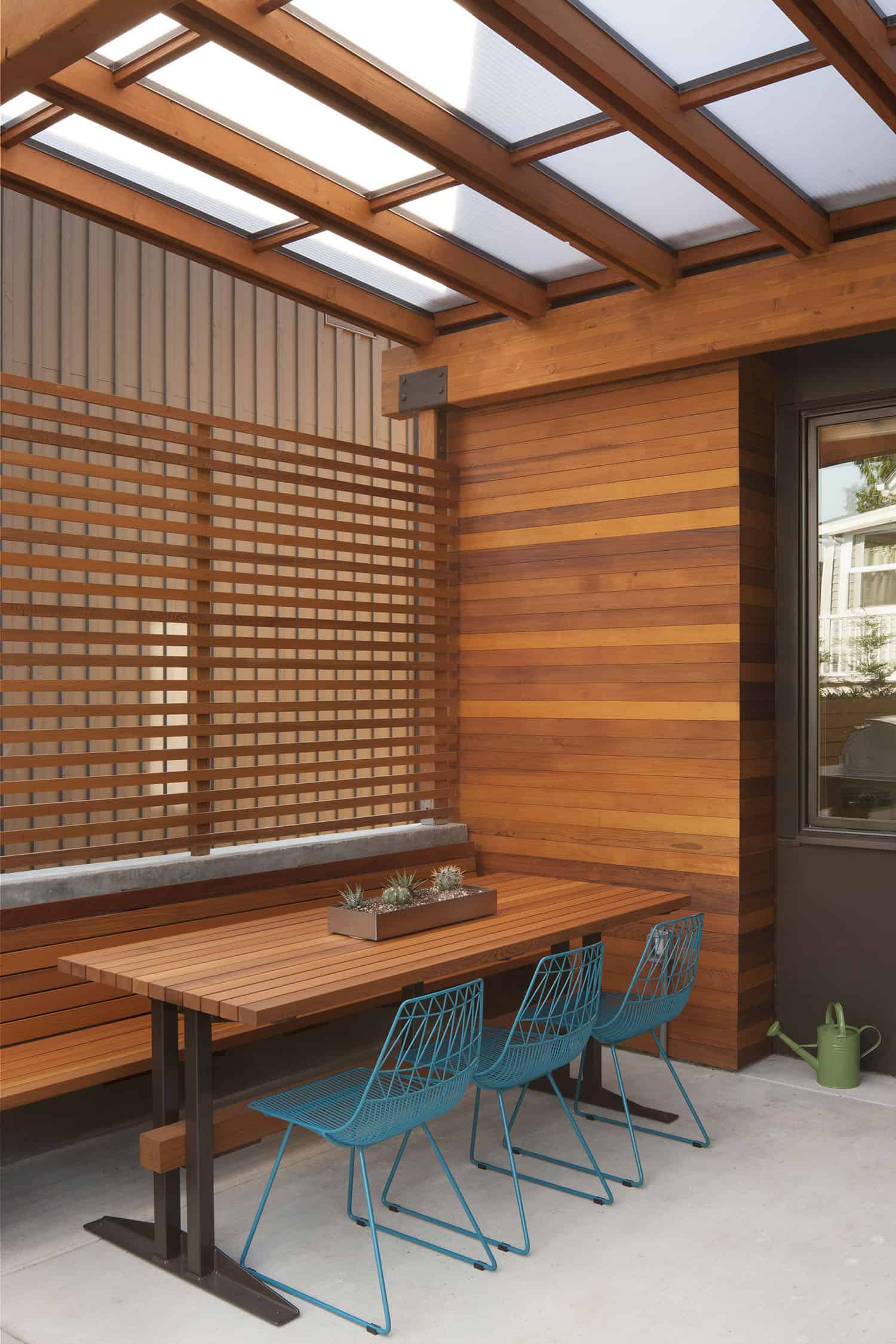 modern-home-patio
