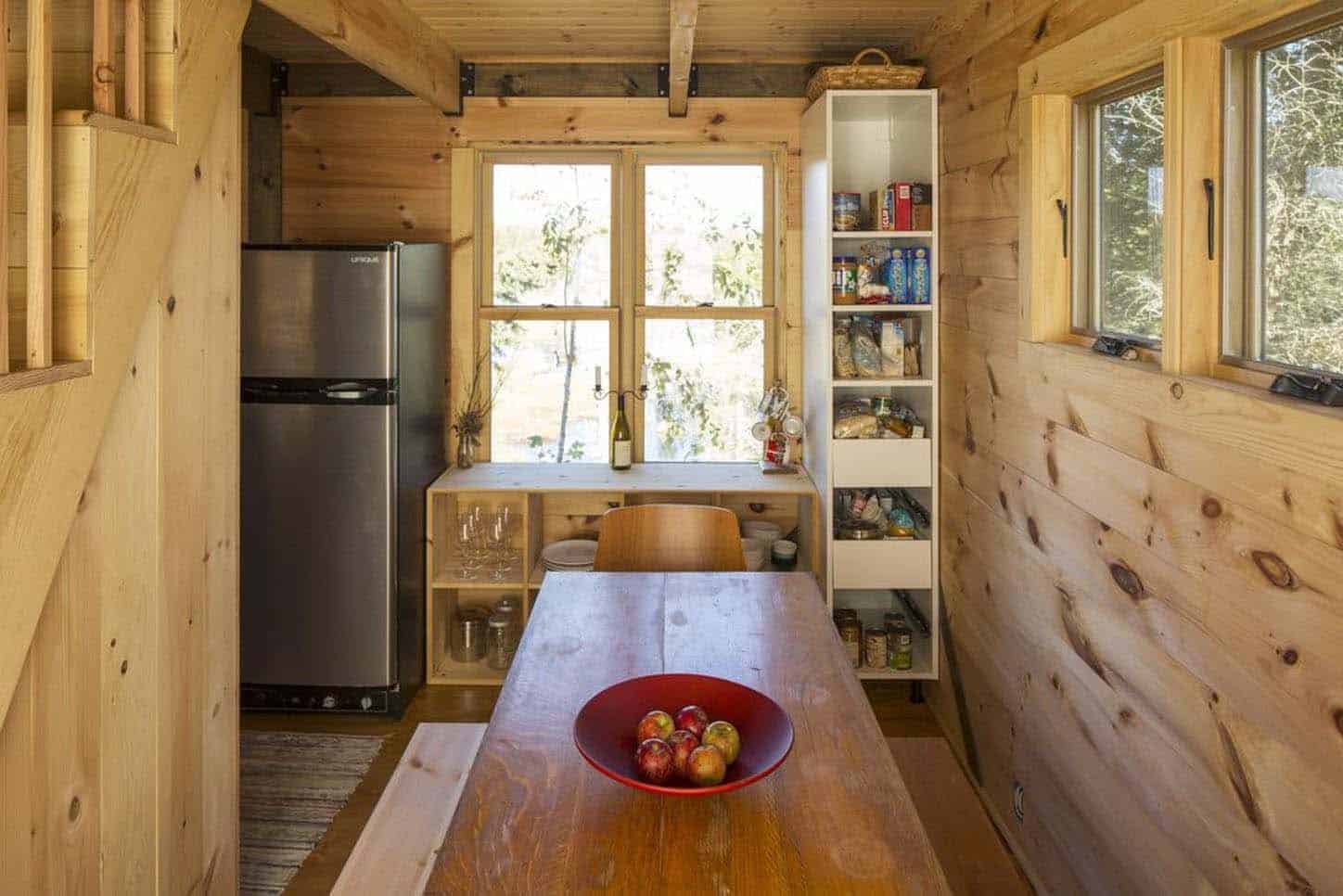 small-cabin-kitchen