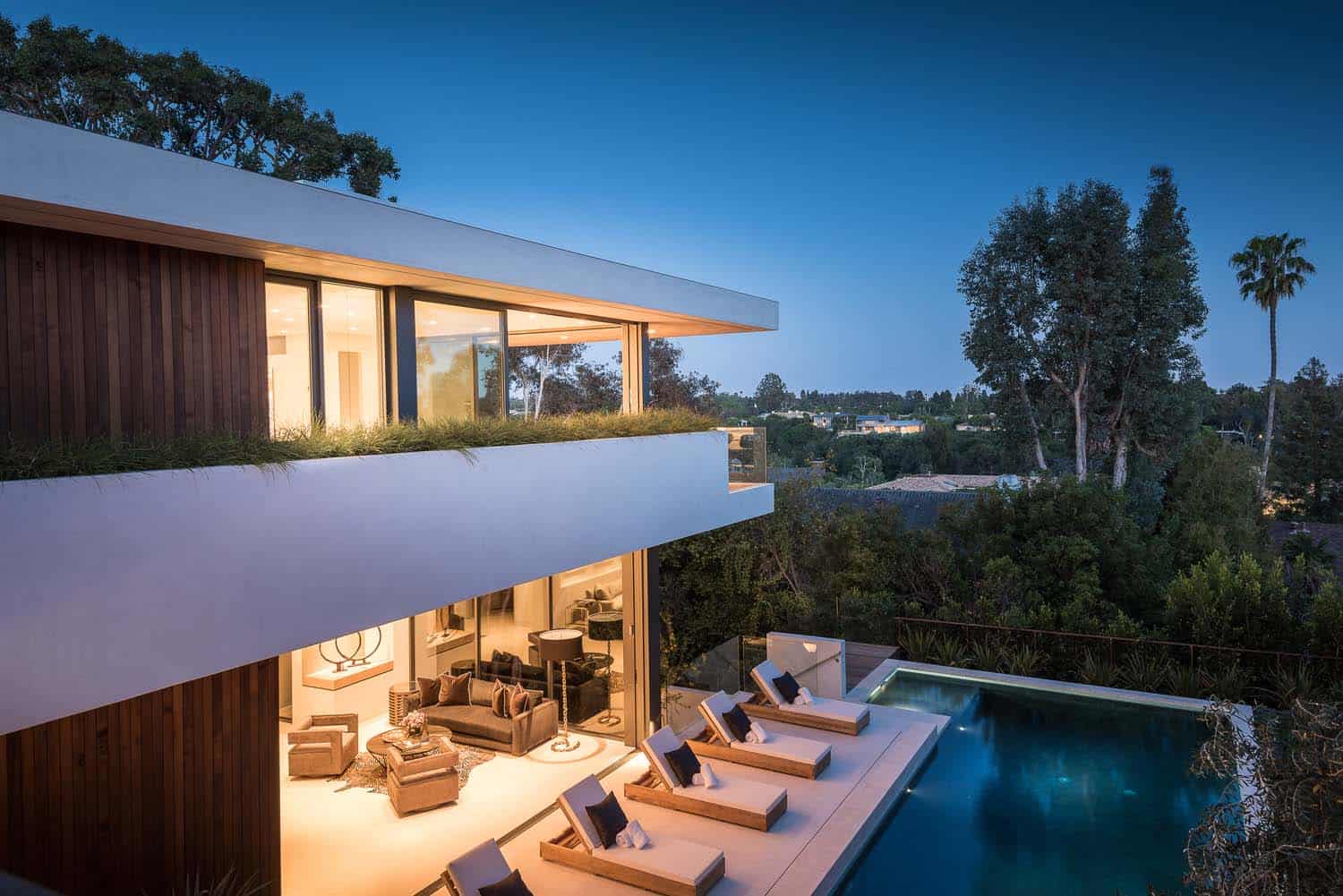 modernist-villa-pool