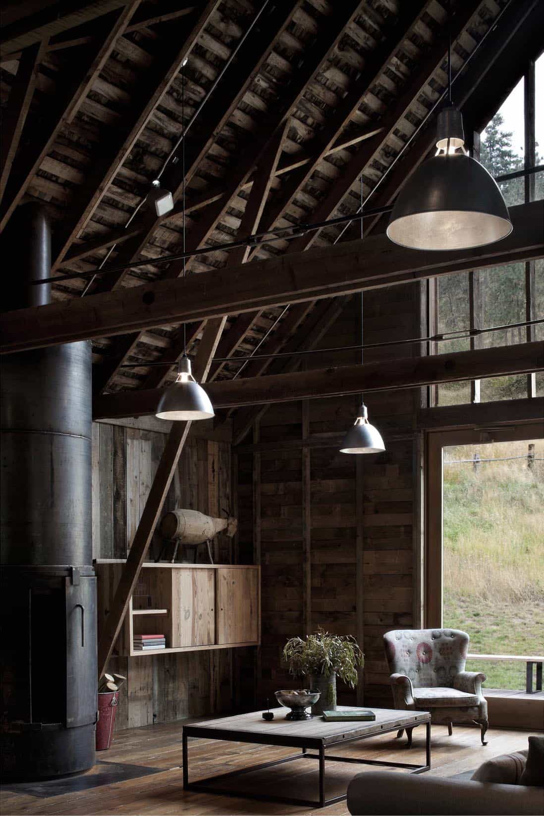 barn-rustic-living-room