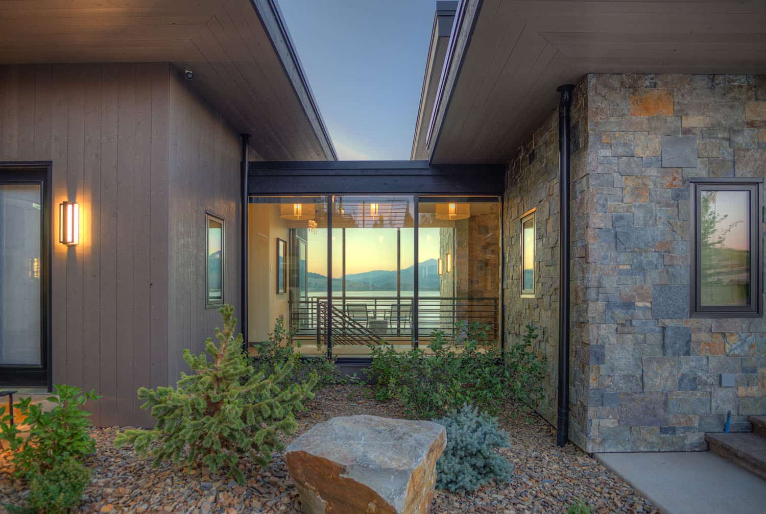 modern-lake-house-exterior