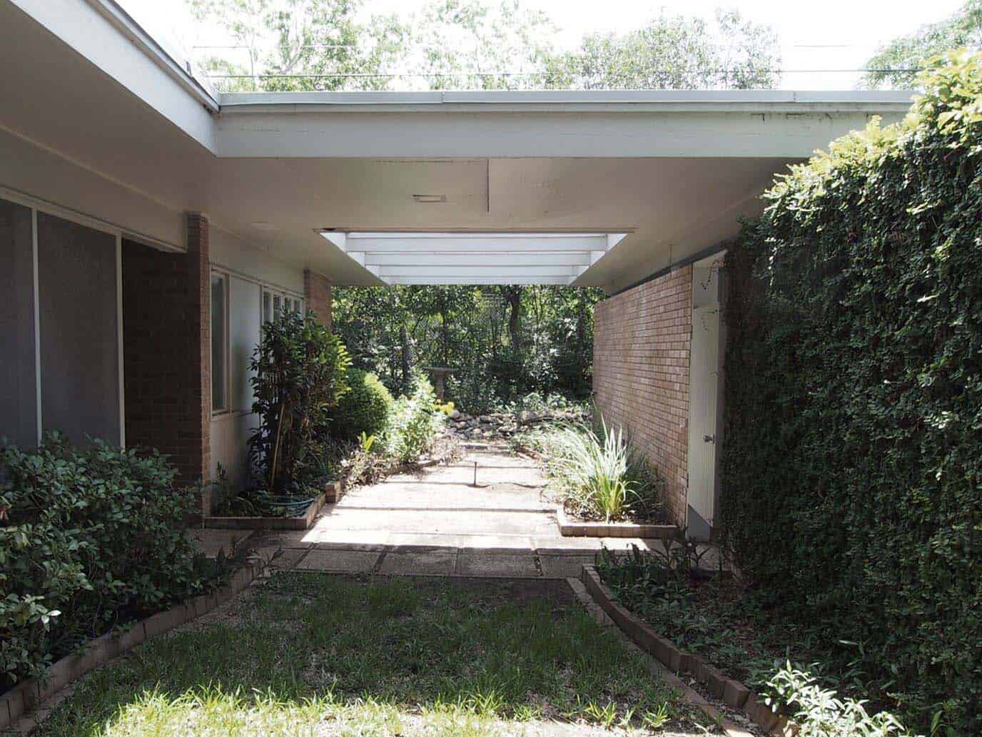mid-century-modern-home-before-image