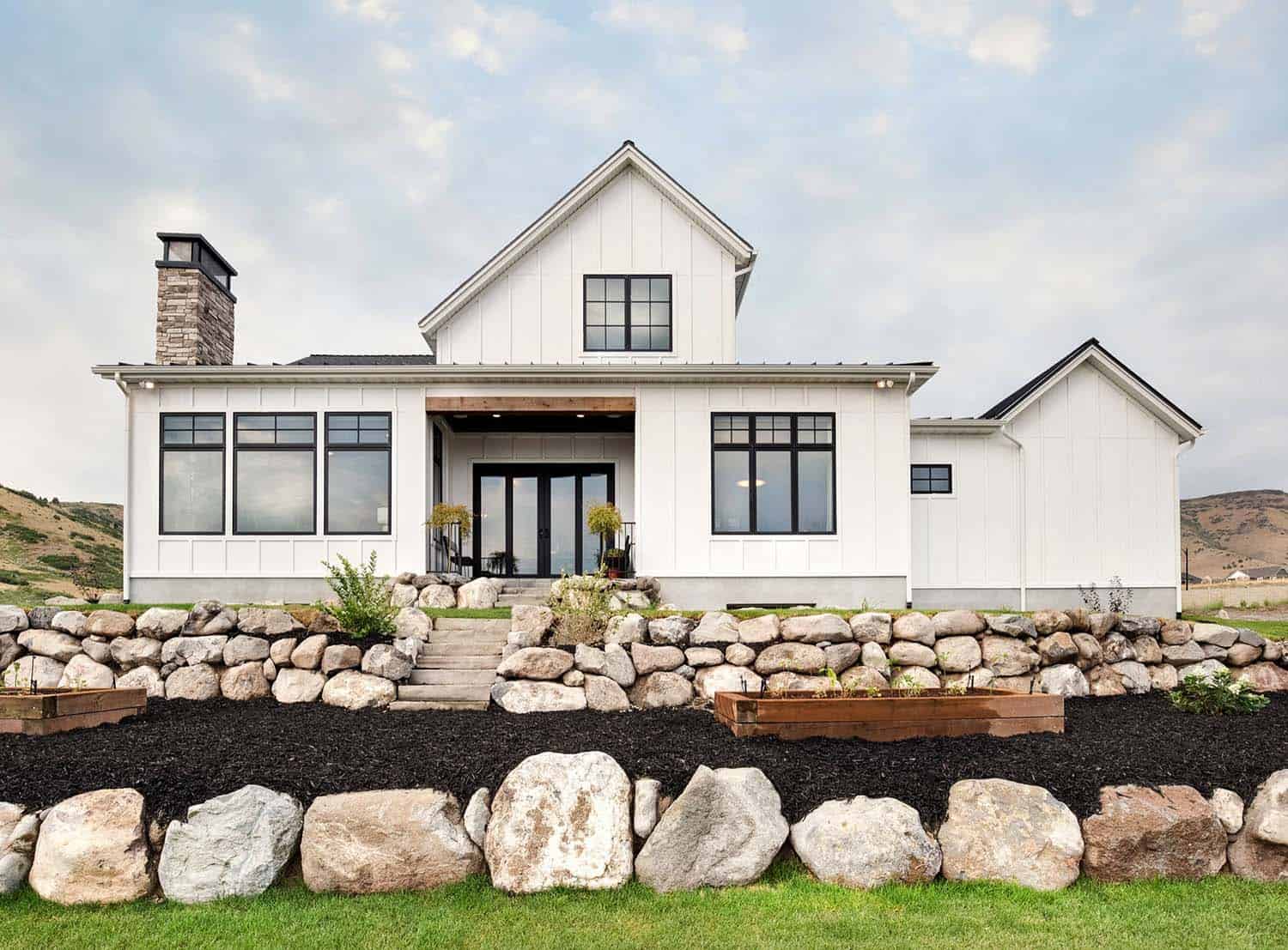 modern-farmhouse-model-home-exterior