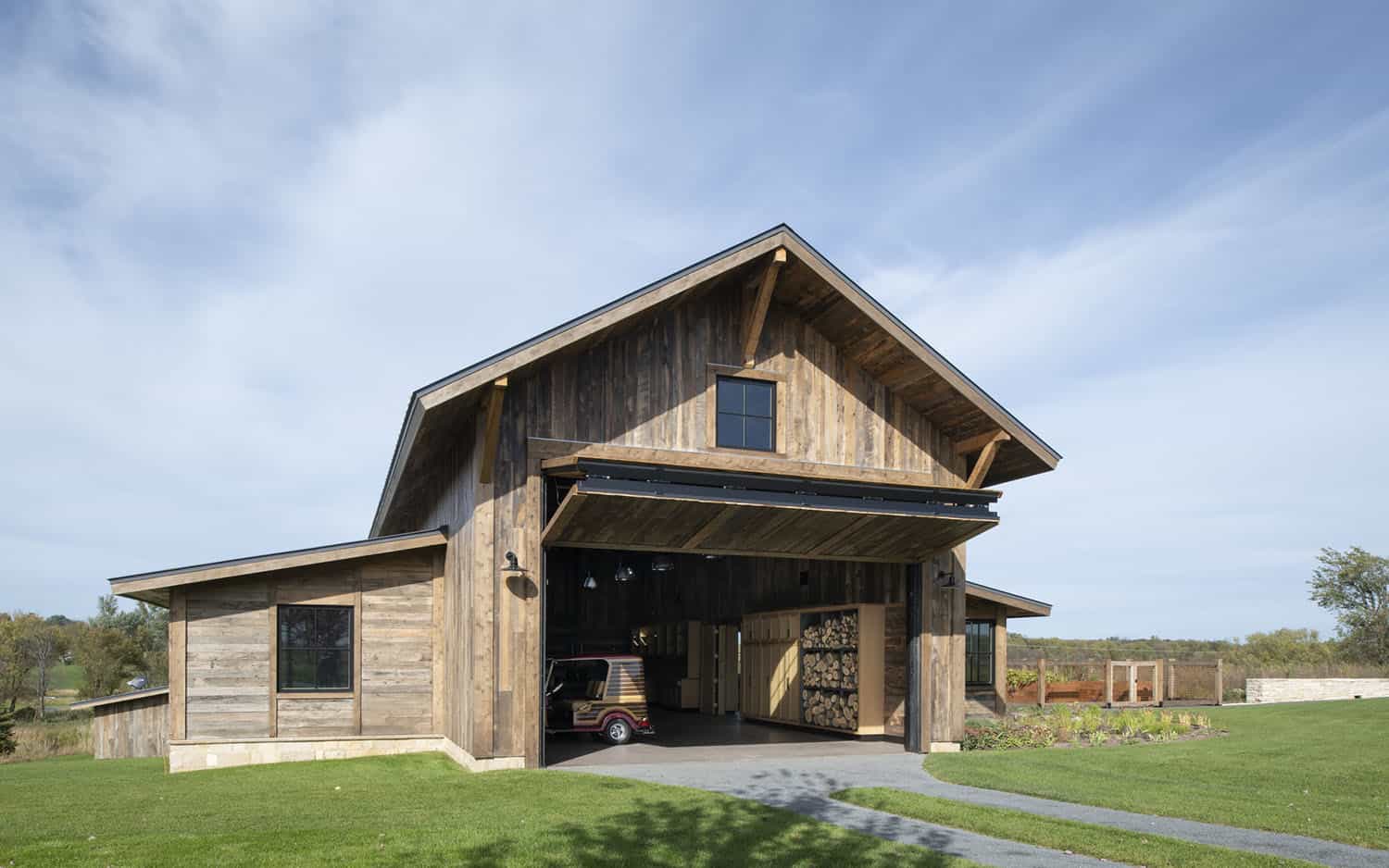 modern-rustic-home-garage-exterior