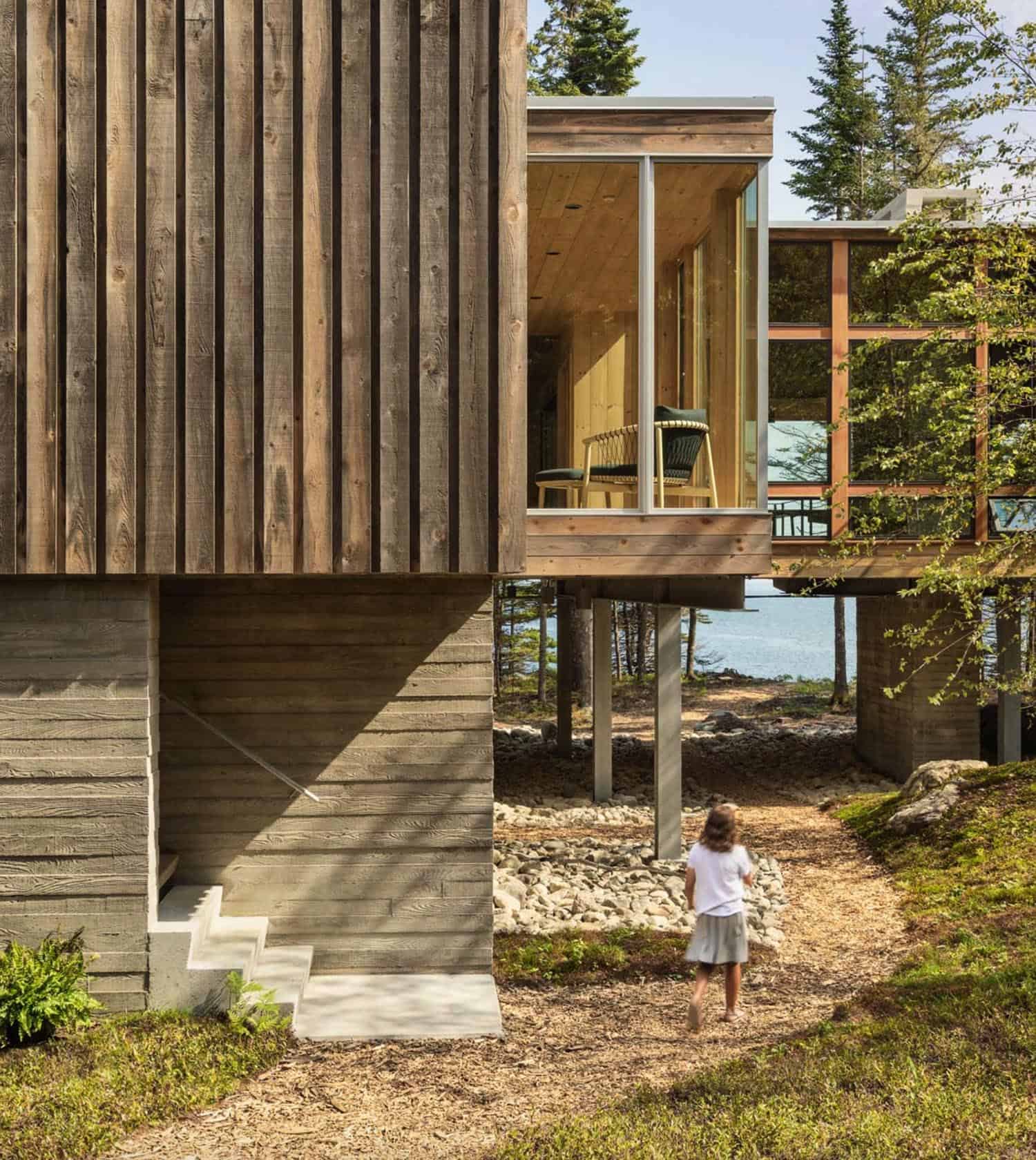 rustic-modern-cabin-retreat-exterior