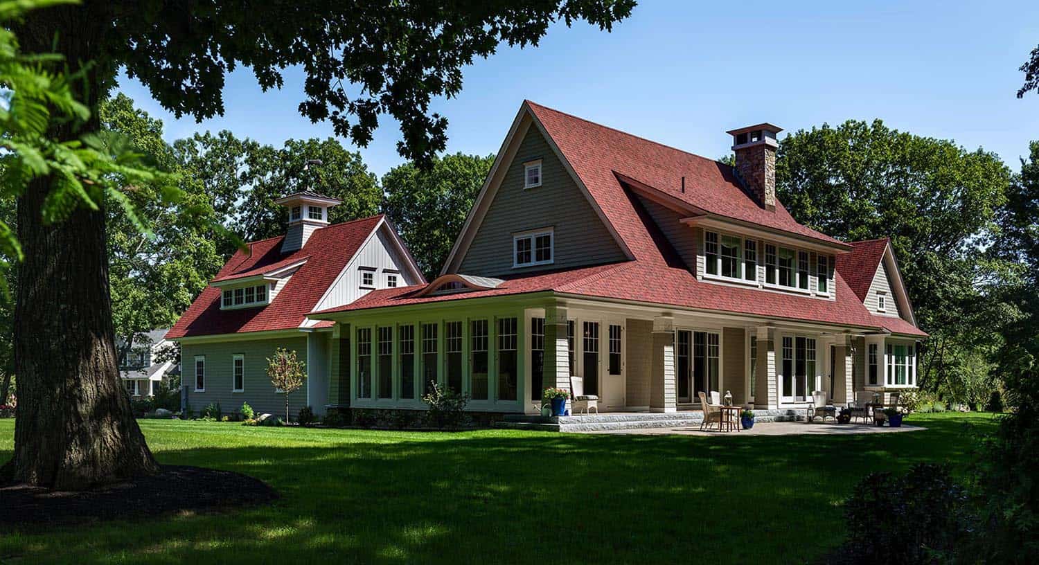 new-england-hideaway-beach-style-house-exterior