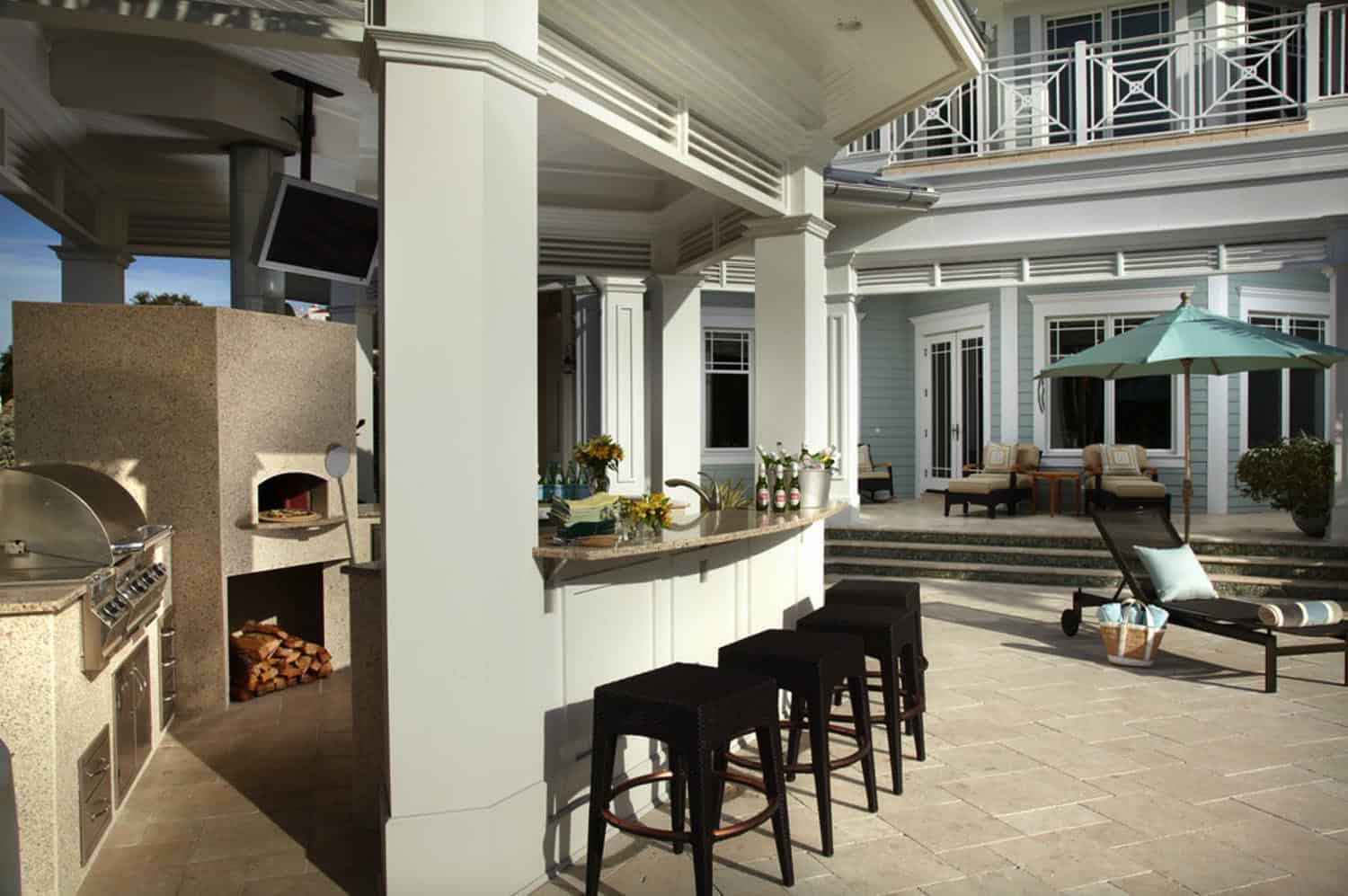 tropical-home-patio