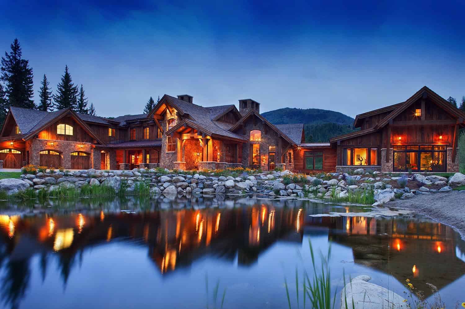 traditional-mountain-lodge-exterior