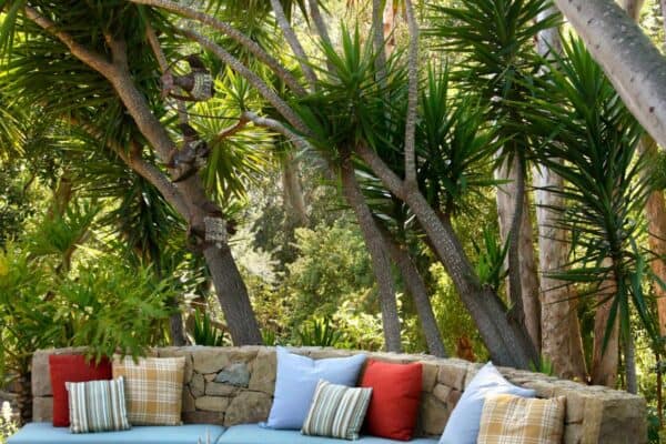 featured posts image for 18 Awesome Tropical Outdoor Spaces For A Relaxing Backyard Oasis