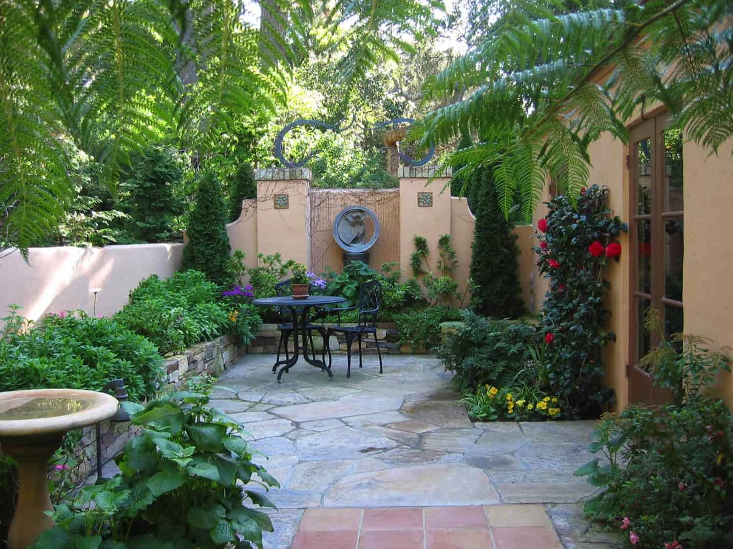 beautiful-courtyard-garden-ideas