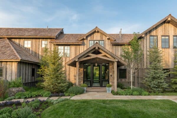 featured posts image for Traditional mountain home with modern elements in beautiful Wyoming