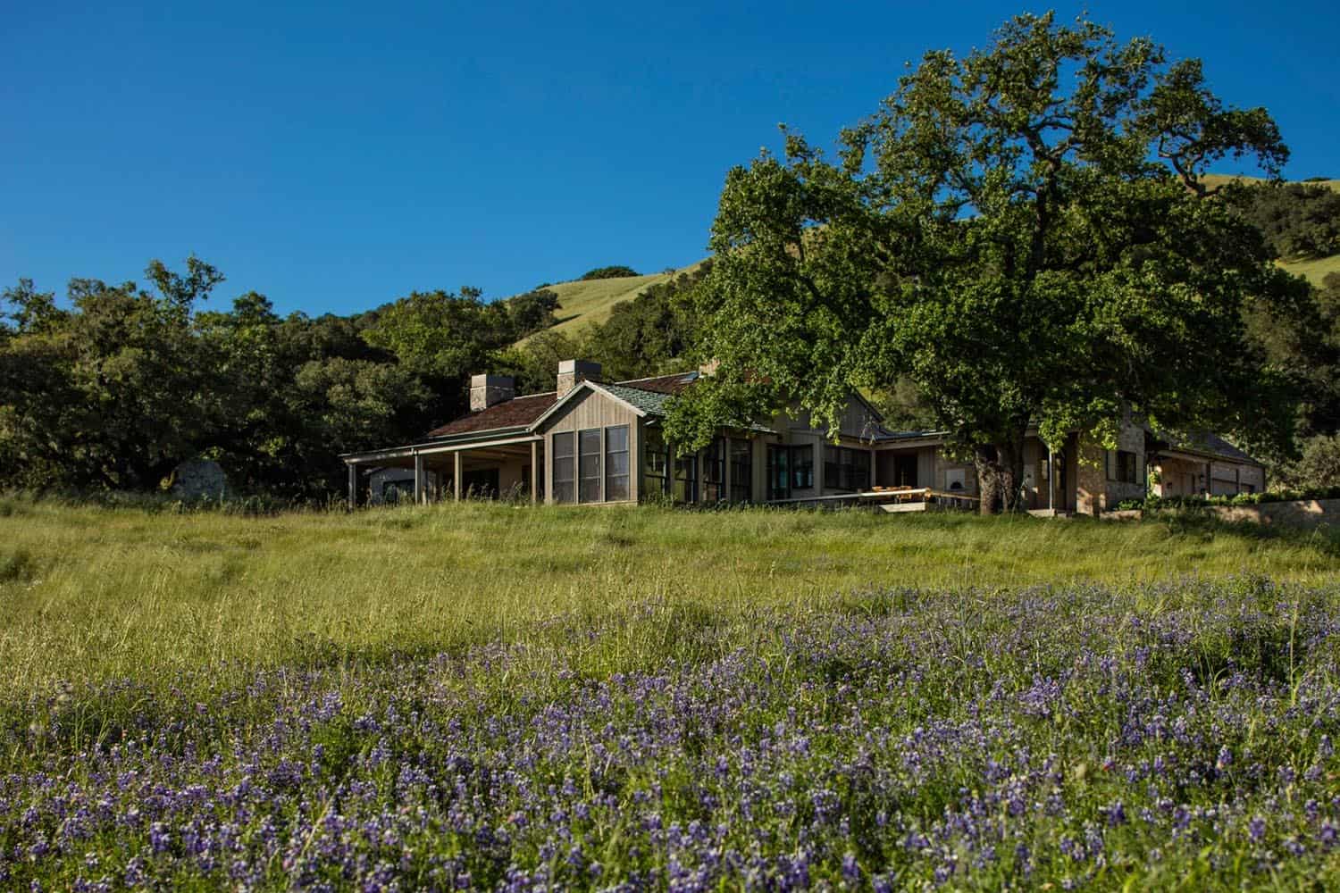 ranch-house-exterior