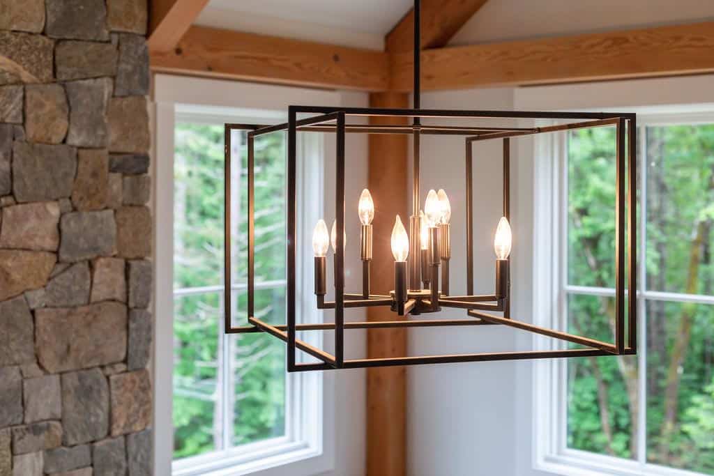 farmhouse-living-room-chandelier