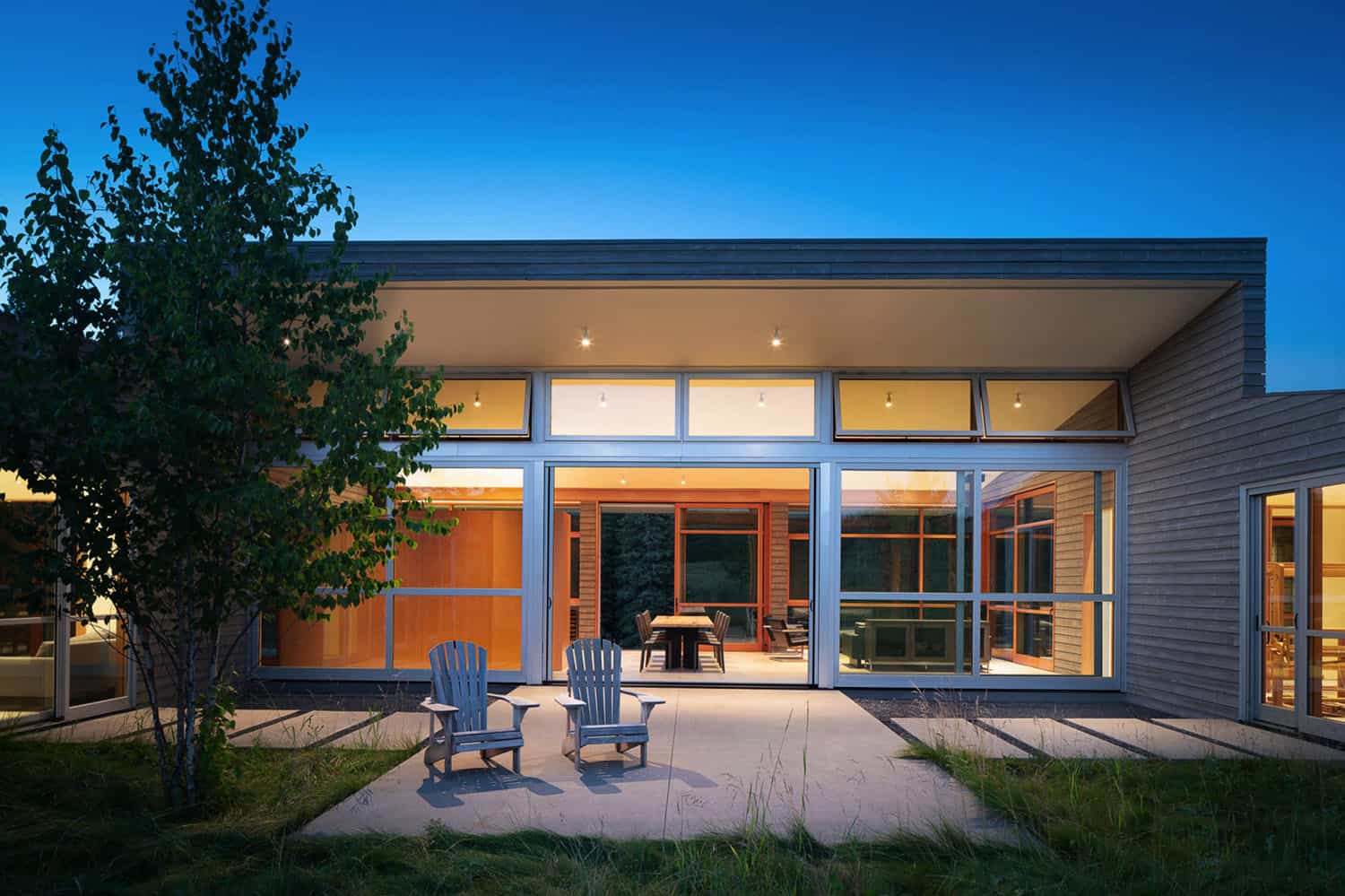 contemporary-home-patio