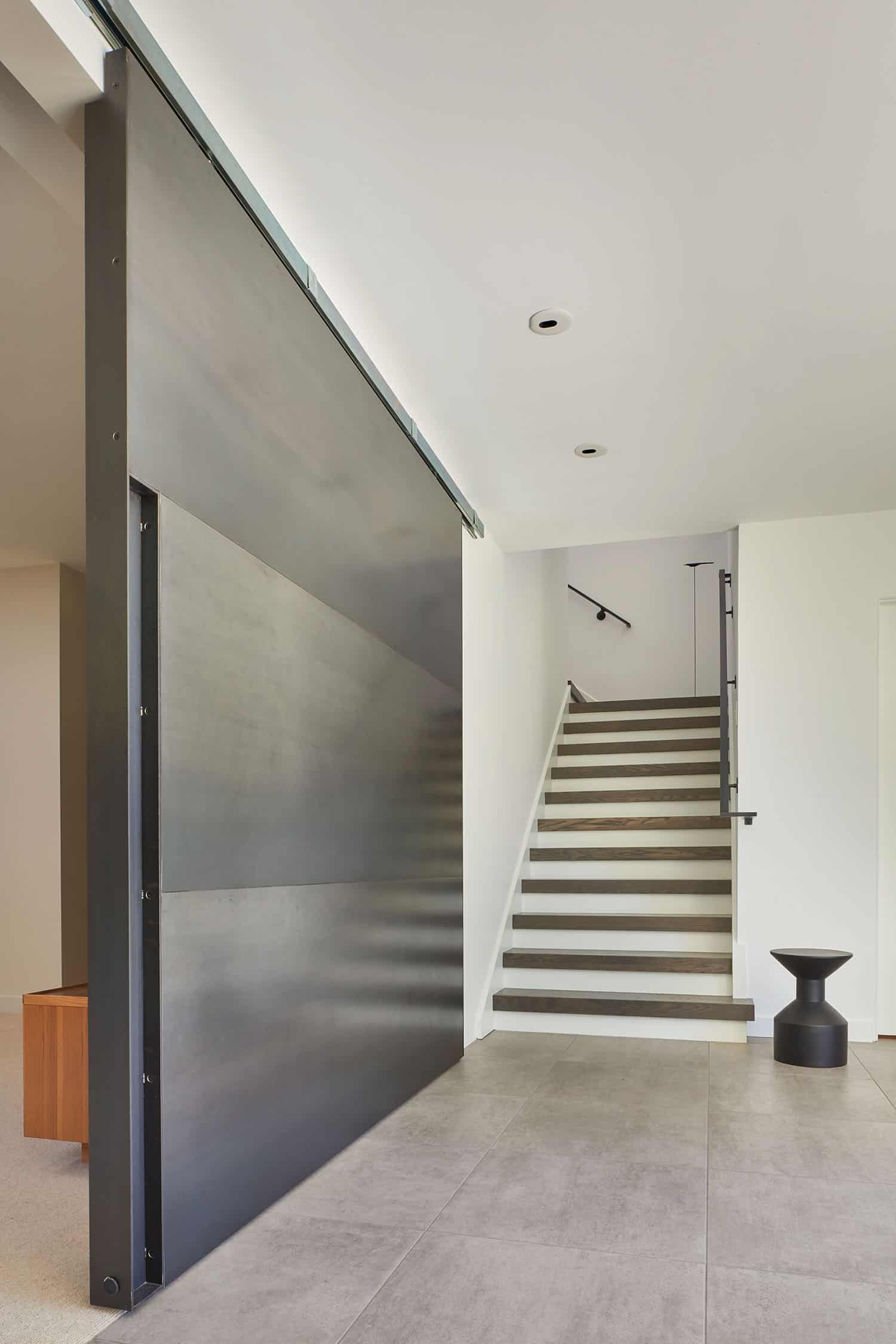 mid-century-home-entry