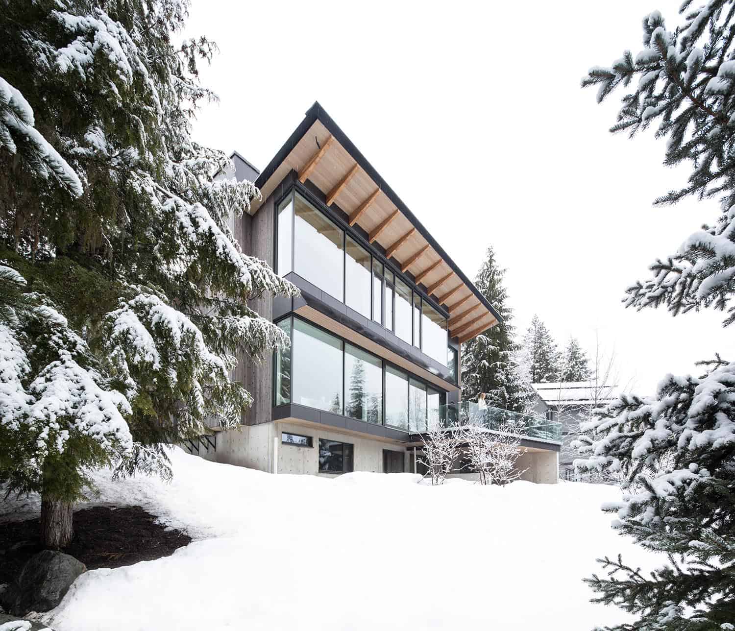 modern-alpine-ski-cabin-exterior