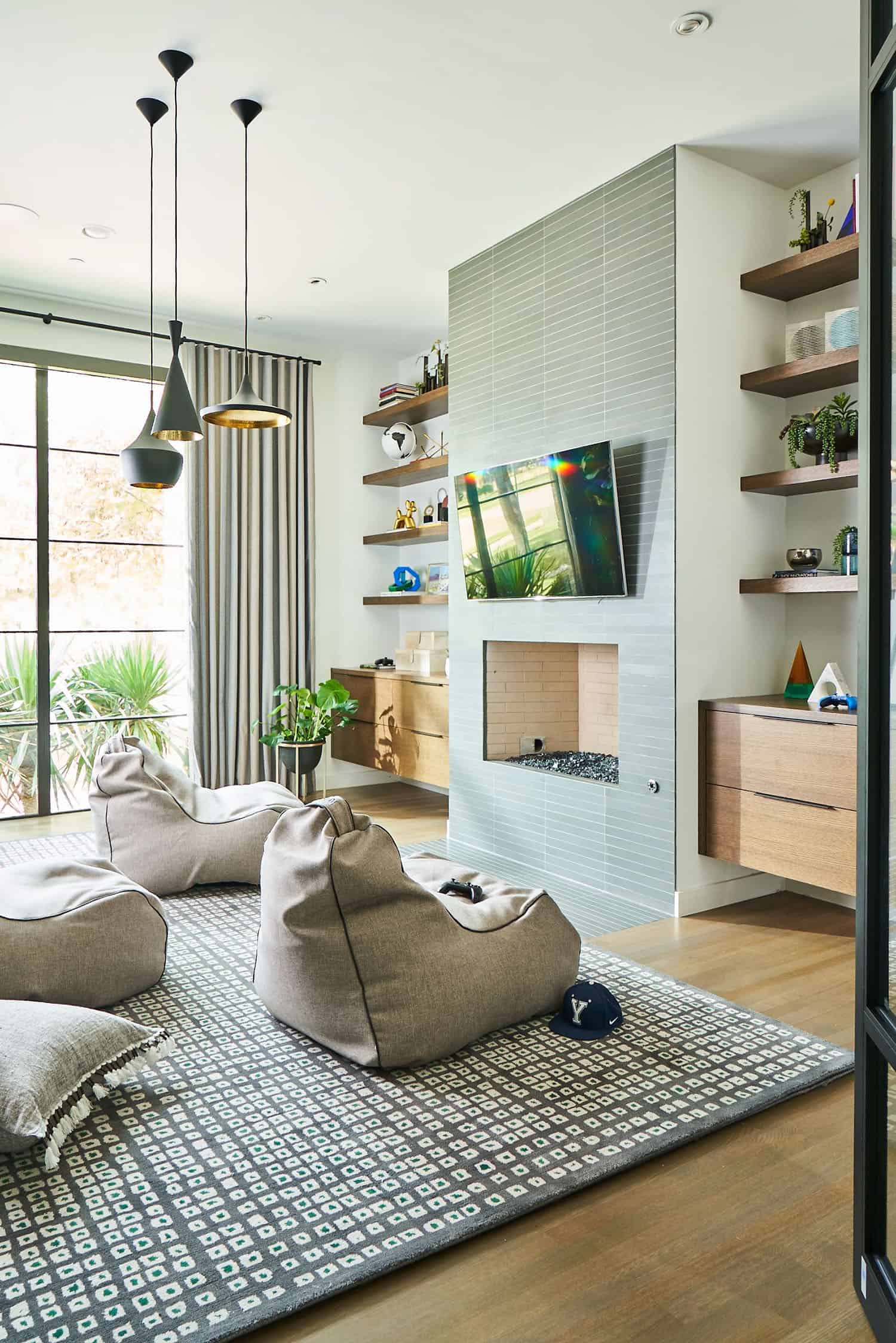home-remodel-modern-family-room