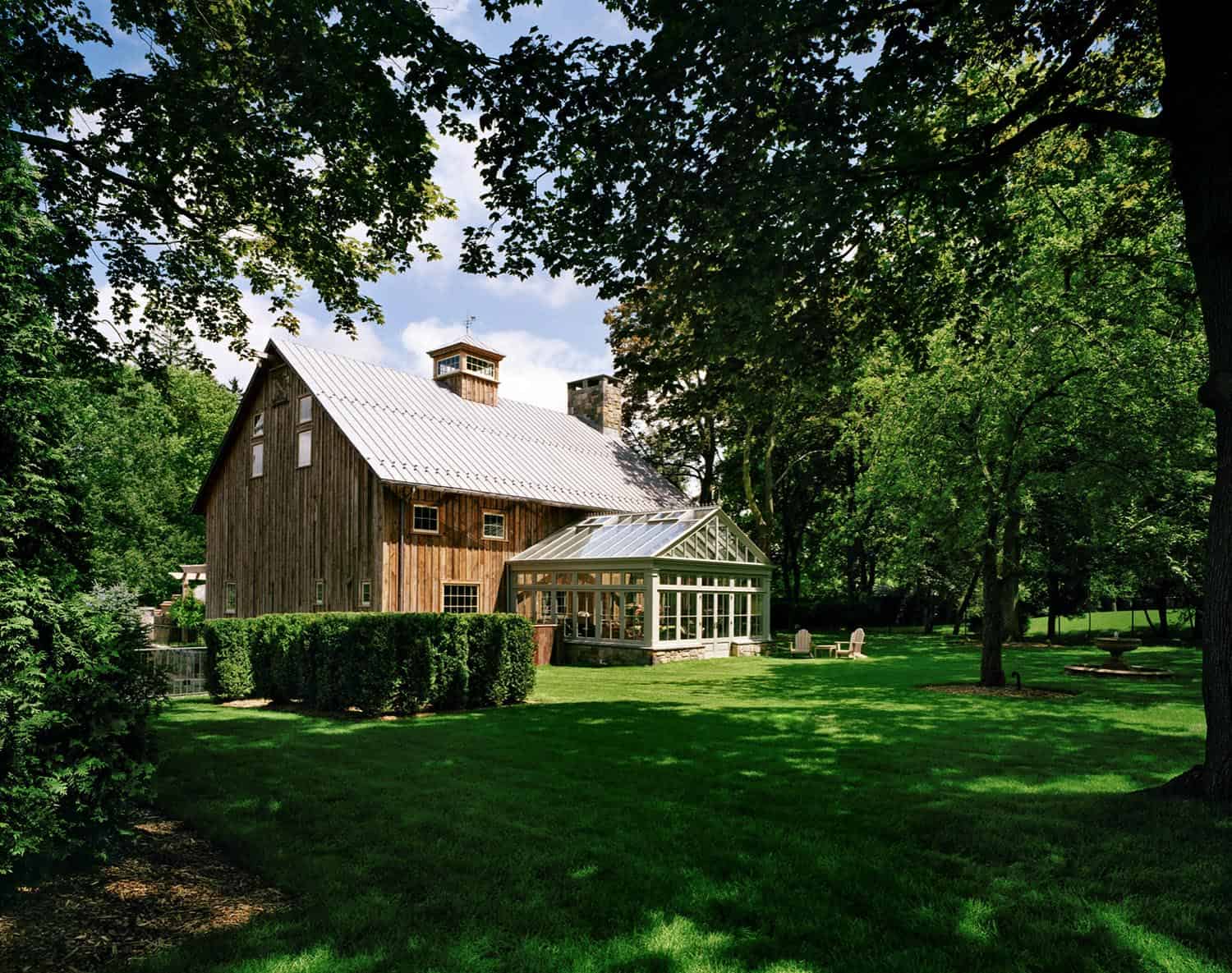 rustic-barn-farmhouse-exterior