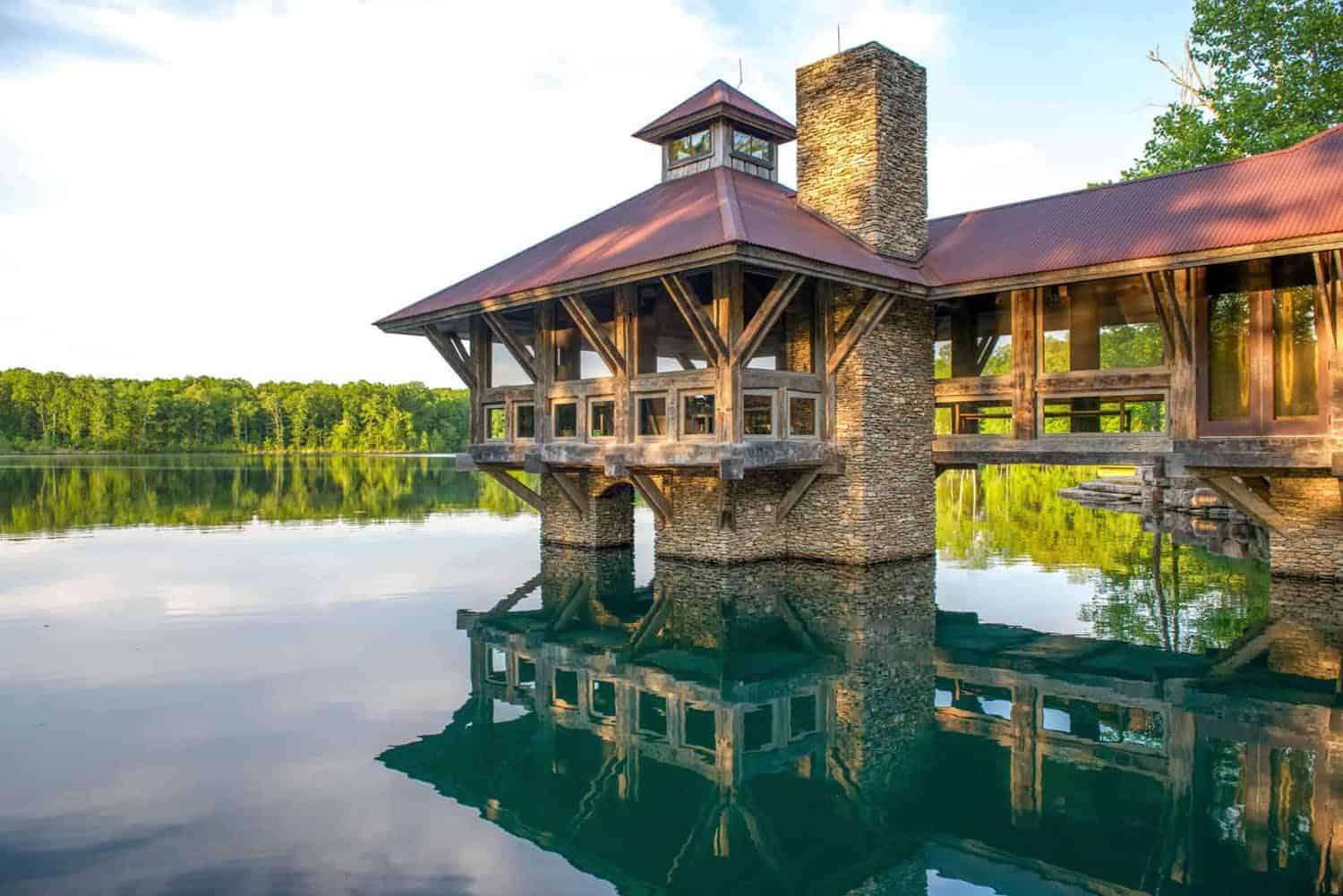 lake-house-rustic-exterior
