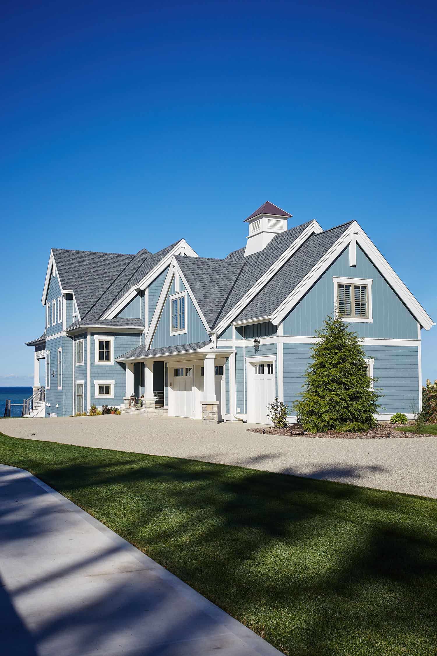 traditional-lakefront-home-exterior