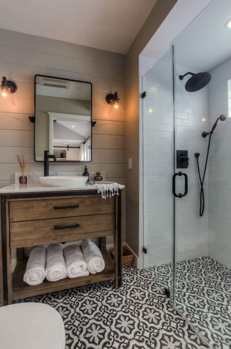 18 Drool Worthy Bathrooms Decked Out With Gorgeous Flooring