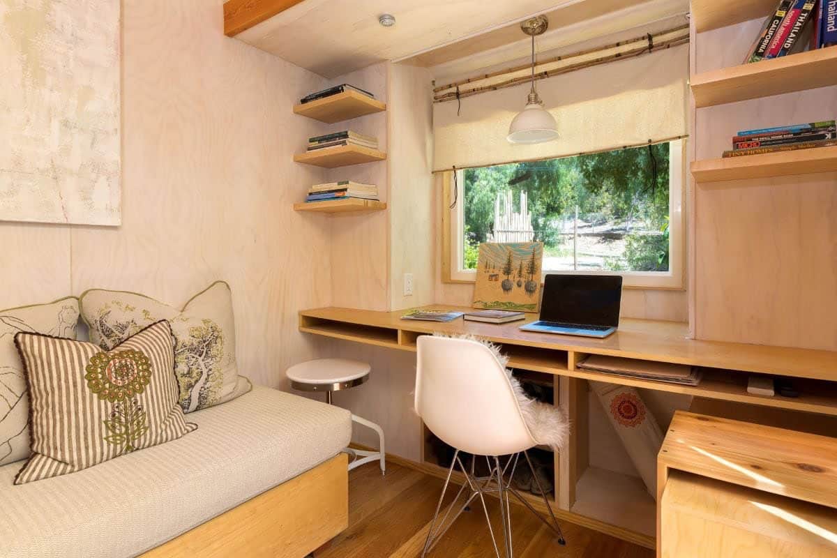 tiny-house-contemporary-home-office