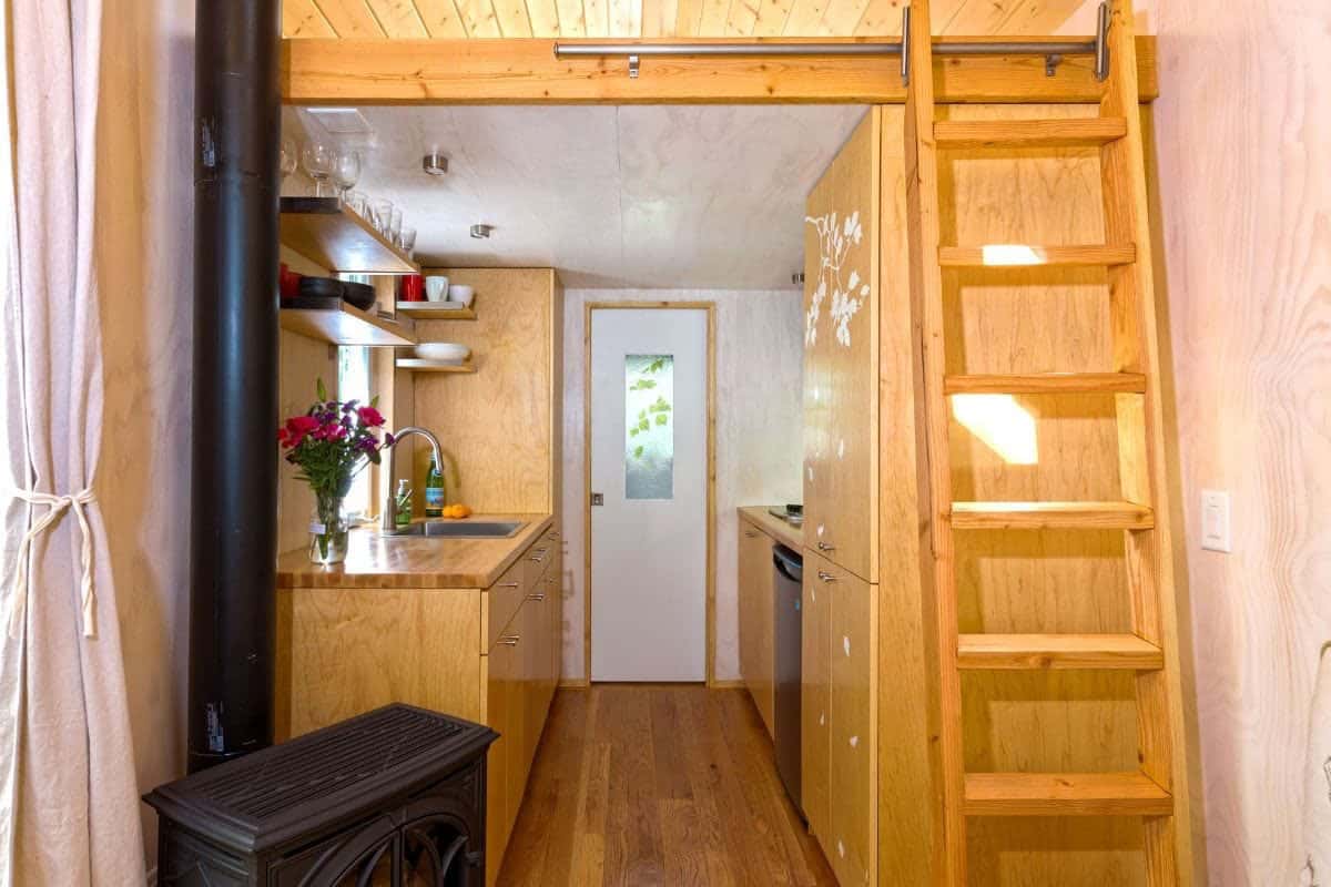 tiny-house-contemporary-kitchen