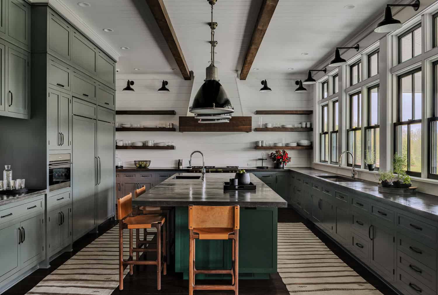 rustic-farmhouse-kitchen