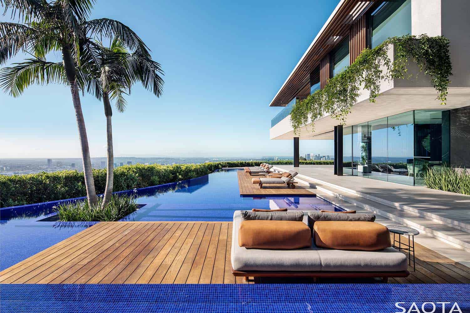 modern-luxury-hillside-home-swimming-pool