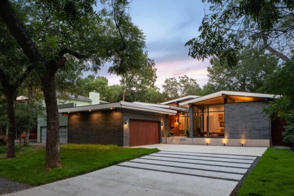 featured posts image for Inside an inspiring midcentury modern in Texas boasting light-filled interiors