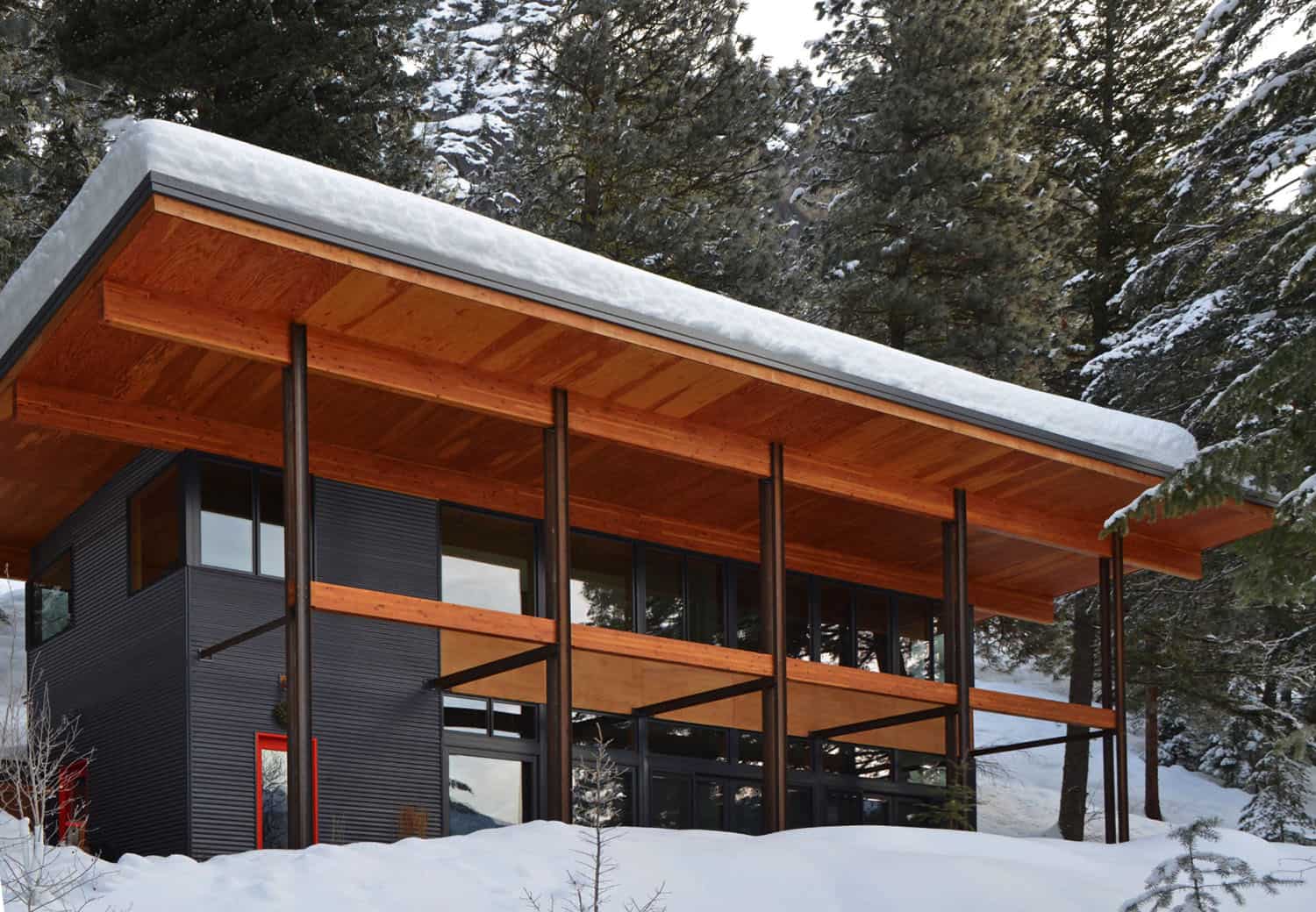 modern-rustic-mountain-cabin-exterior