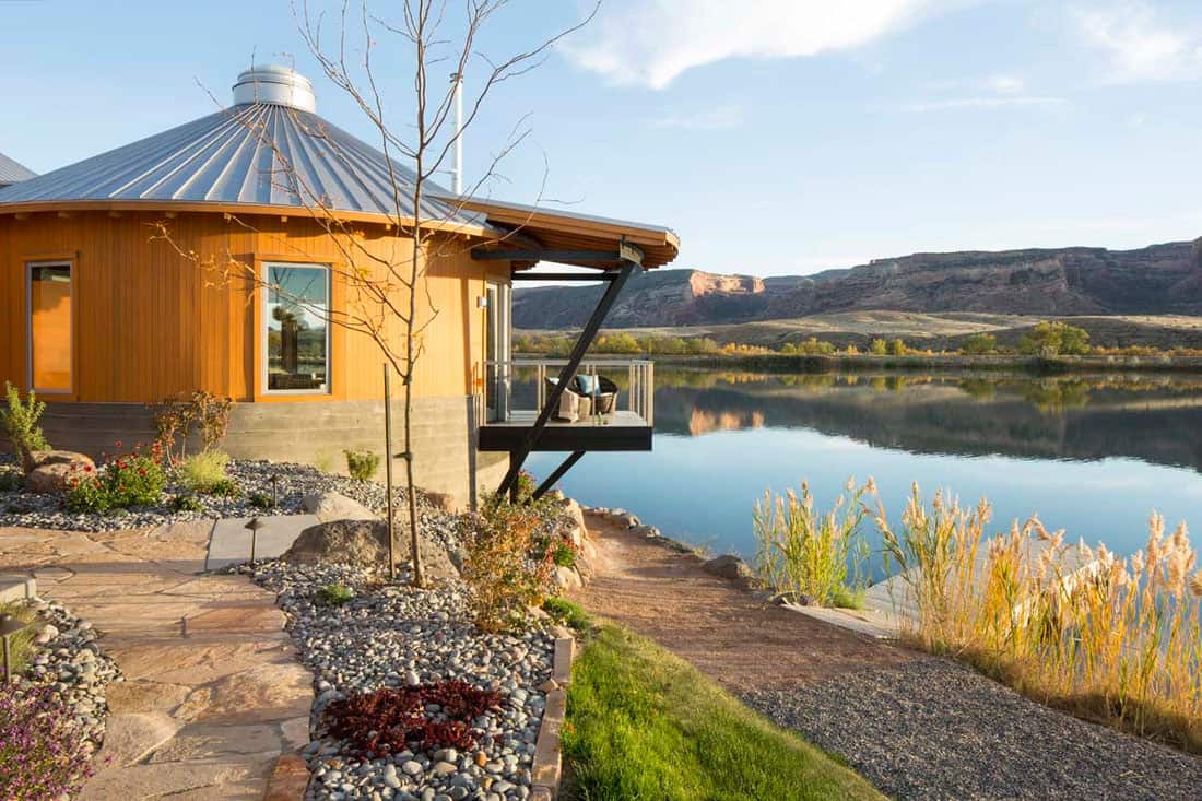 mountain-lake-house-exterior