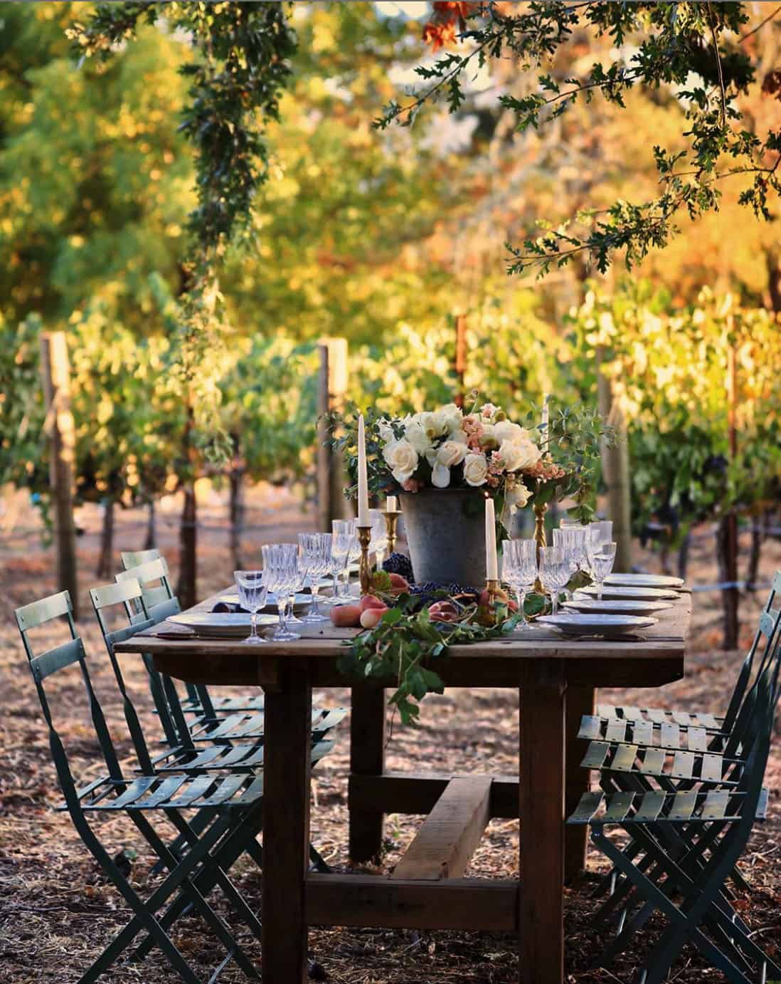 outdoor-fall-table-setting