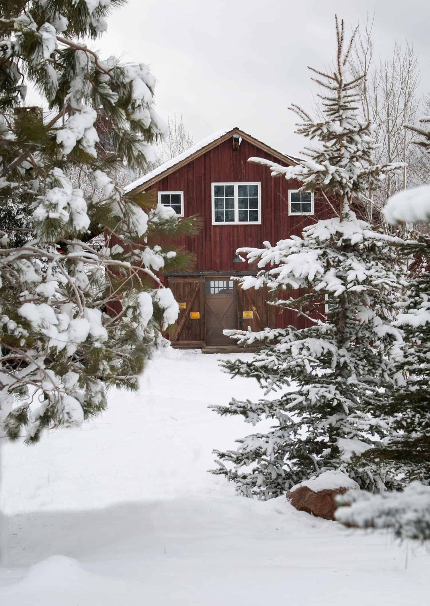 rustic-barn-house-exterior-winter