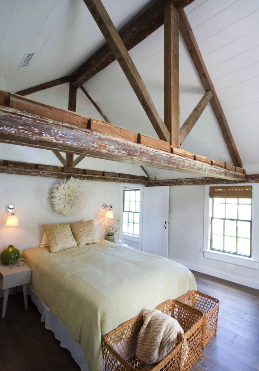 beach-style-timber-frame-house-bedroom