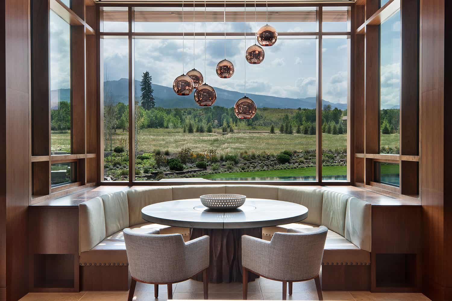 mountain-contemporary-dining-room